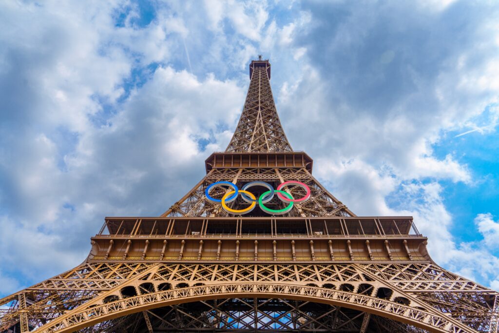 A edição de Paris 2024, em especial, está enfrentando desafios logísticos e ambientais enfrentados